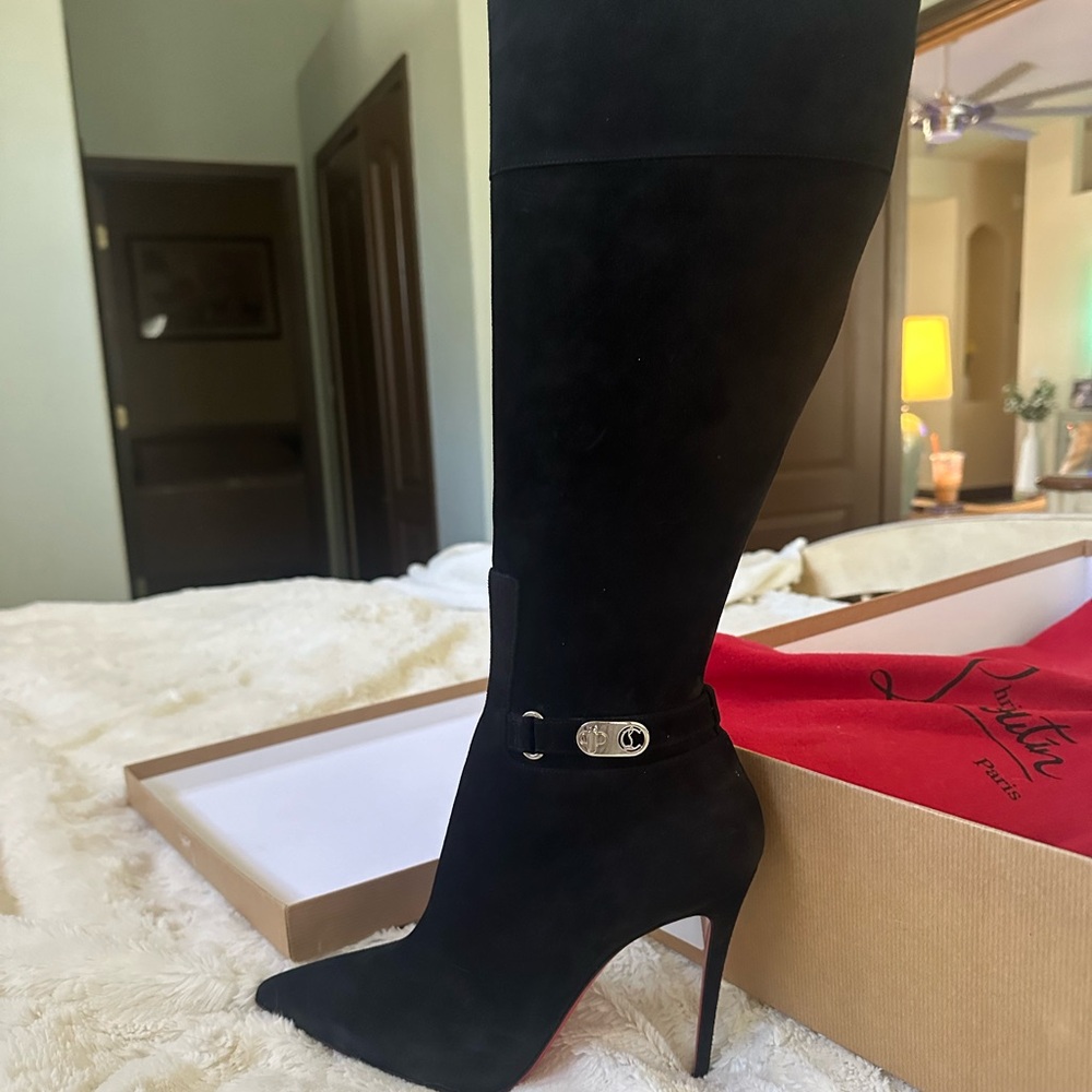 Stunning high Christian louboutin boots